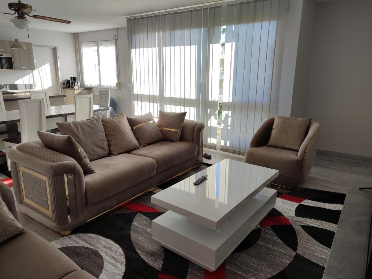 Grand Et Superbe Appartement Proche Paris Creil Esterno foto