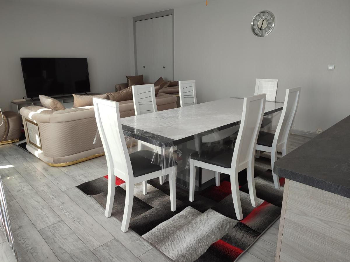 Grand Et Superbe Appartement Proche Paris Creil Esterno foto