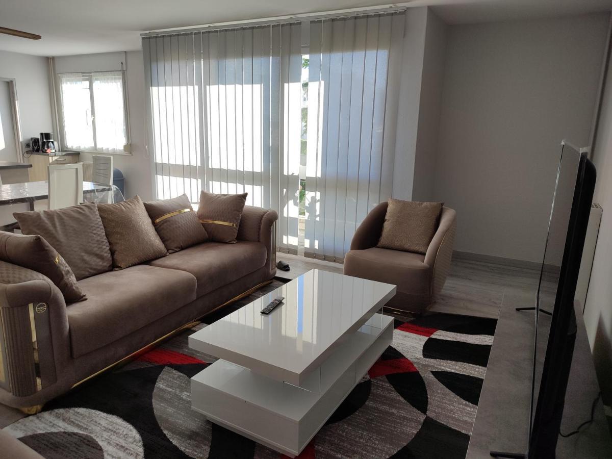Grand Et Superbe Appartement Proche Paris Creil Esterno foto